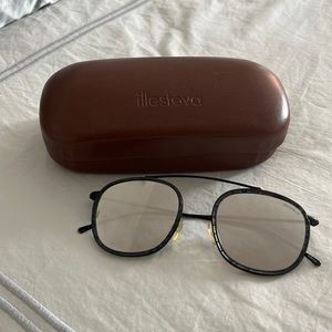 Silver illesteva sunglasses with sparkly lenses